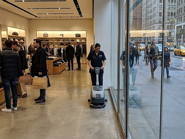 Can NYC Retail Stores Stay Clean Without Disrupting Customers?
